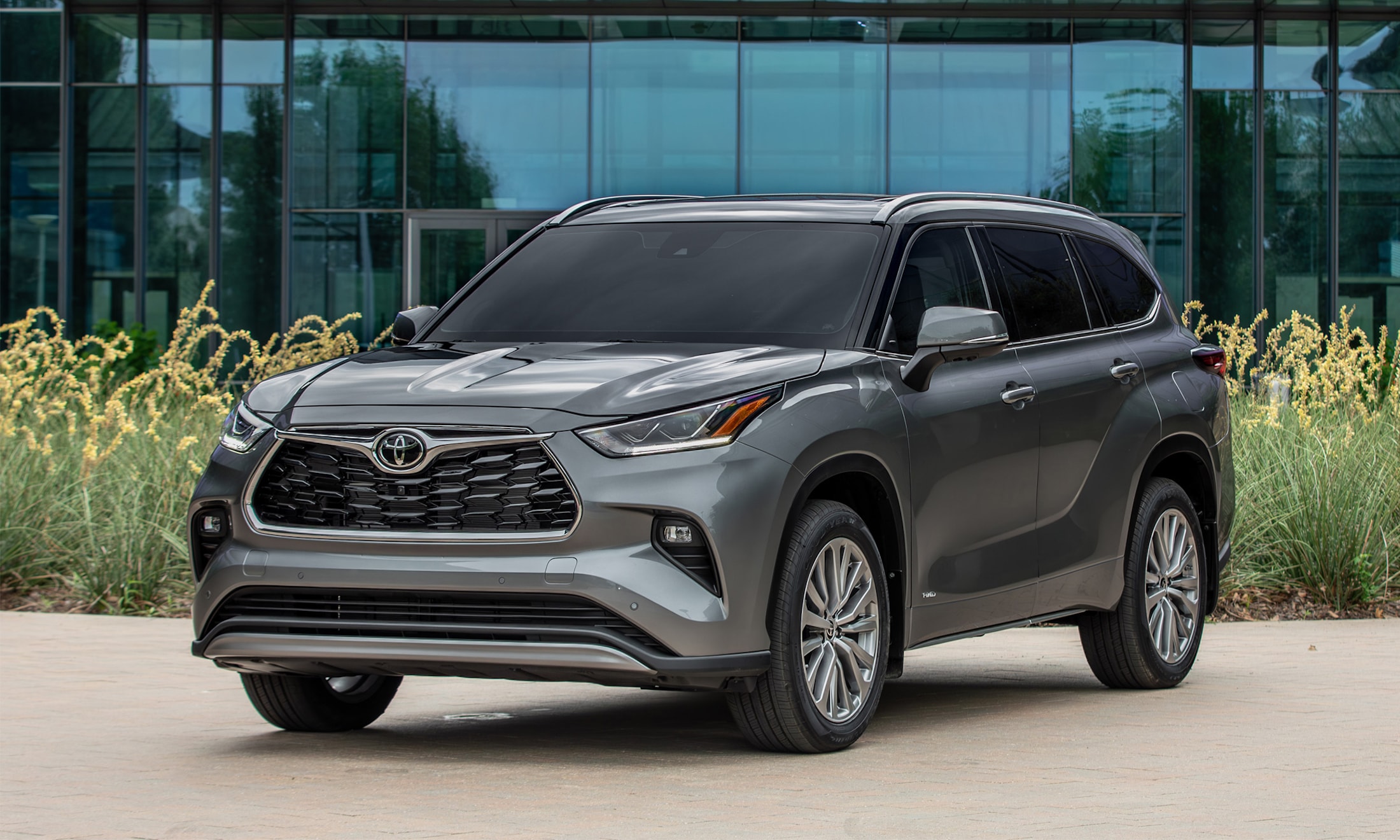 2025-toyota-highlander